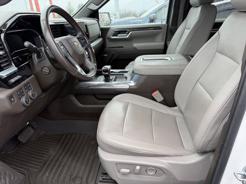 Used 2022 Chevrolet Silverado 1500 LTZ w/ Technology Package image 16