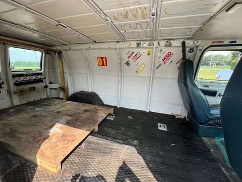 Used 1994 Chevrolet G20 RWD image 10