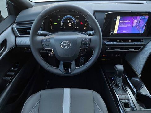 Used 2026 Toyota Camry SE FWD image 12