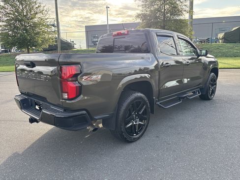 Used 2024 Chevrolet Colorado Z71 w/ Z71 Convenience Package 2 AWD/4WD image 9