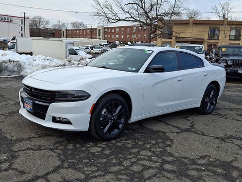 Used 2023 Dodge Charger SXT w/ Blacktop Package image 3