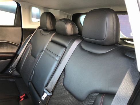 Used 2018 Jeep Compass Trailhawk w/ Navigation Group image 10