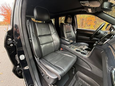 Used 2020 Jeep Grand Cherokee Overland image 31