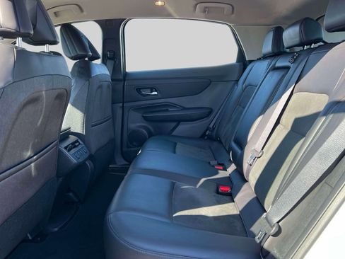 Used 2024 Nissan Ariya AWD image 12