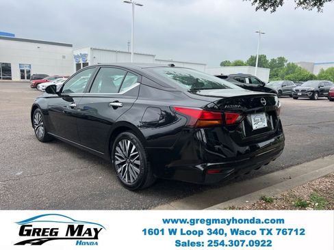 Used 2024 Nissan Altima 2.5 SV FWD image 5