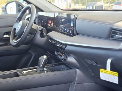 New 2026 Nissan Kicks SV w/ Cold Weather Package FWD image 13