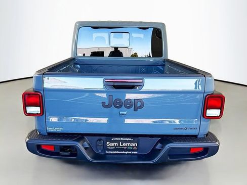 New 2025 Jeep Gladiator Sport image 6