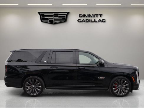 Certified 2025 Cadillac Escalade ESV V AWD/4WD image 4
