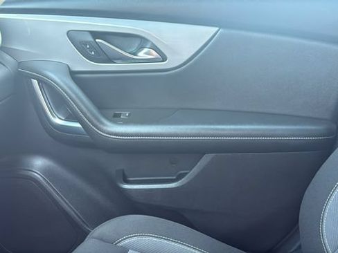 Used 2025 Chevrolet Blazer LT FWD image 24