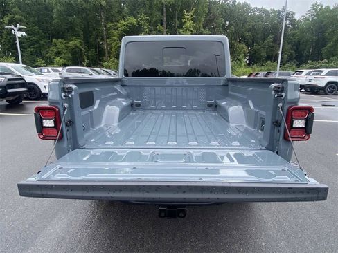New 2025 Jeep Gladiator Rubicon image 30