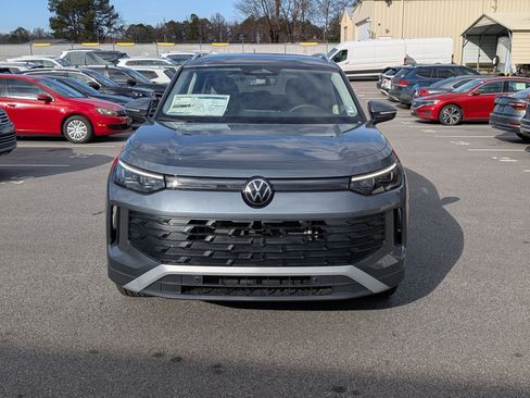 New 2026 Volkswagen Tiguan SE image 8