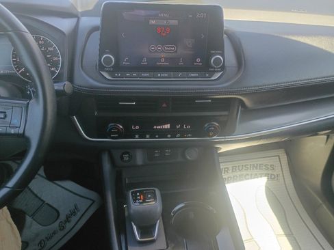 Used 2025 Nissan Rogue SV AWD/4WD image 14