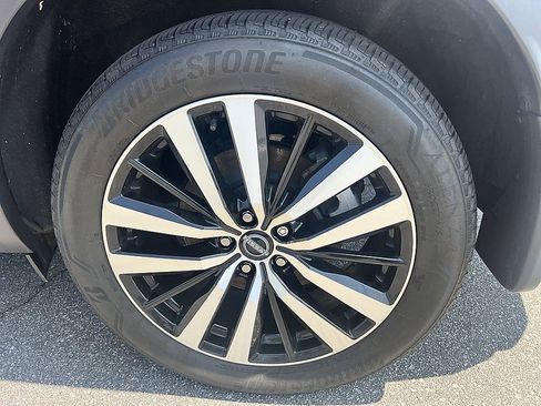Certified 2024 Nissan Pathfinder Platinum AWD/4WD image 10