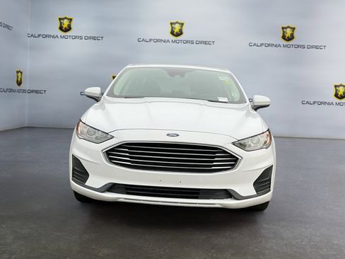 Used 2019 Ford Fusion SE image 2