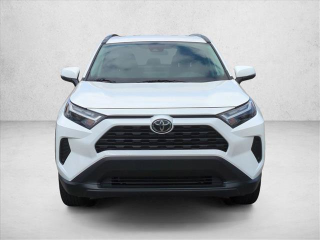 Used 2025 Toyota RAV4 XLE AWD/4WD image 2