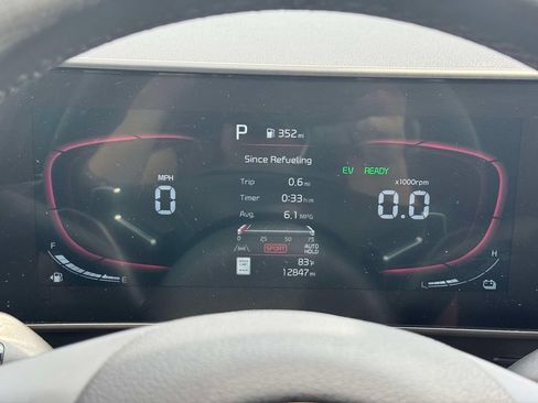 Used 2025 Kia Sportage EX AWD/4WD image 23