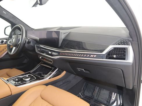 Used 2024 BMW X7 xDrive40i w/ M Sport Package AWD/4WD image 49