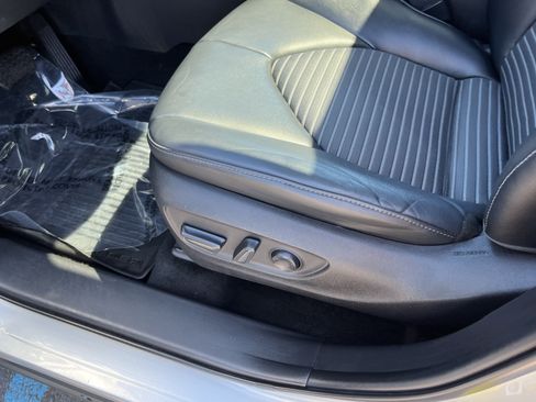Used 2022 Toyota Highlander XSE AWD/4WD image 18