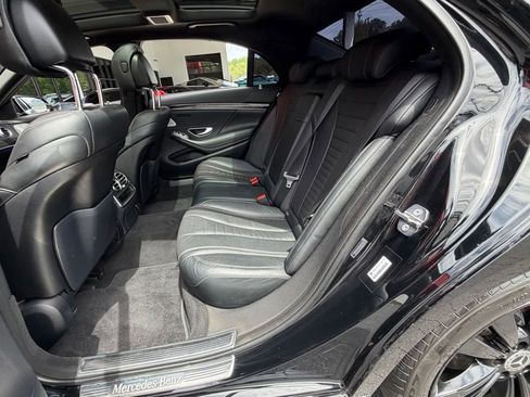 Used 2019 Mercedes-Benz S 560 Sedan image 31