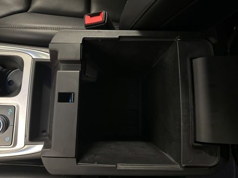 Certified 2022 Ford Explorer XLT w/ Equipment Group 202A image 21