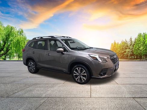 Used 2023 Subaru Forester Limited image 2
