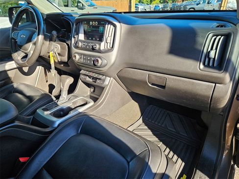 Used 2015 Chevrolet Colorado LT w/ Luxury Package image 19