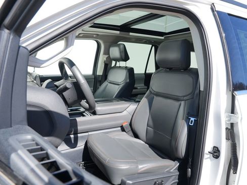 Used 2025 Ford Expedition Max Active image 12