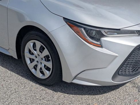 Used 2022 Toyota Corolla LE image 10