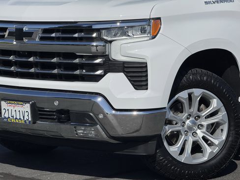 Used 2023 Chevrolet Silverado 1500 LTZ w/ Technology Package AWD/4WD image 3