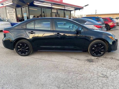 Used 2021 Toyota Corolla LE image 4