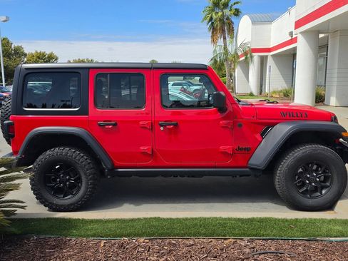 Used 2025 Jeep Wrangler Unlimited Sport AWD/4WD image 3
