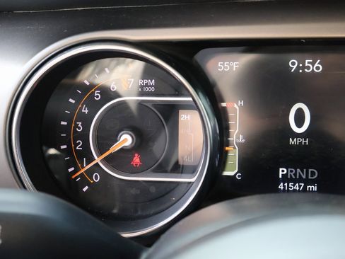 Used 2021 Jeep Gladiator Sport image 29