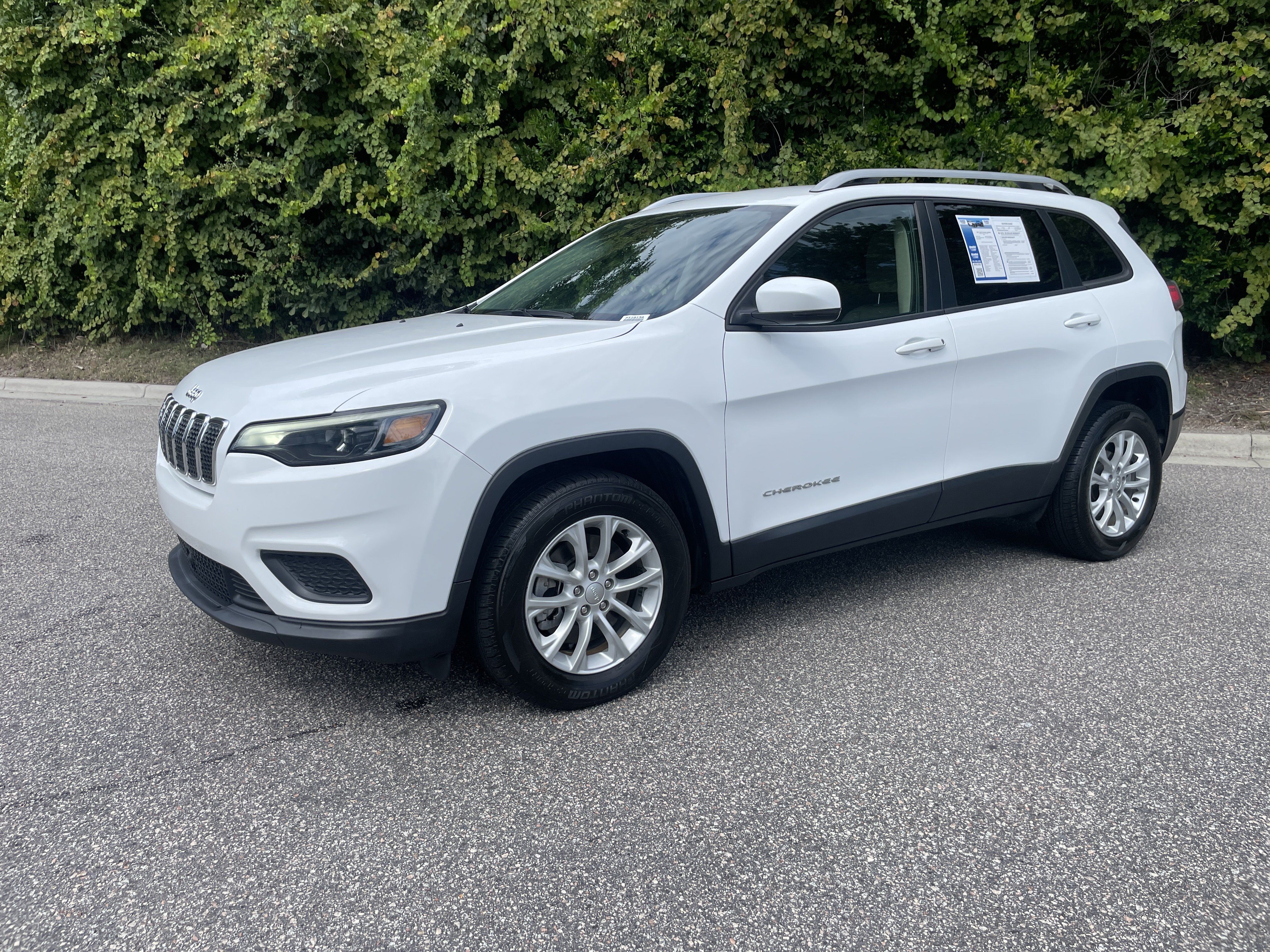 Used 2021 Jeep Cherokee Latitude FWD image 4