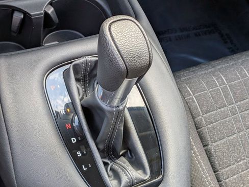 Used 2023 Honda HR-V LX image 11