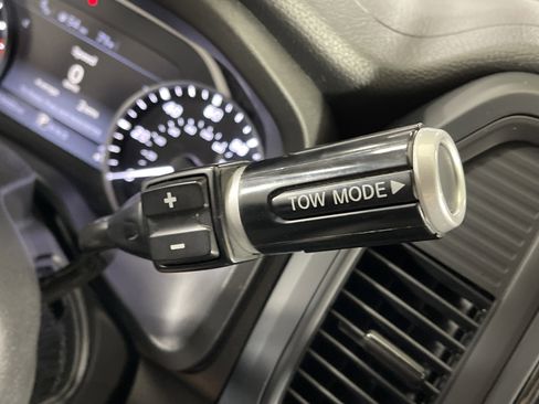 Used 2024 Nissan Titan SV w/ SV Convenience Package image 26