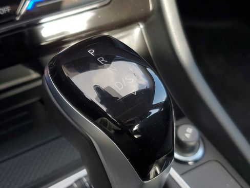 Used 2025 Volkswagen Jetta SE image 31