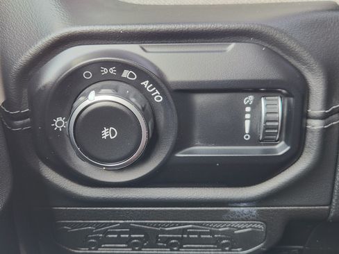 Used 2024 Jeep Wrangler Unlimited Sahara AWD/4WD image 21