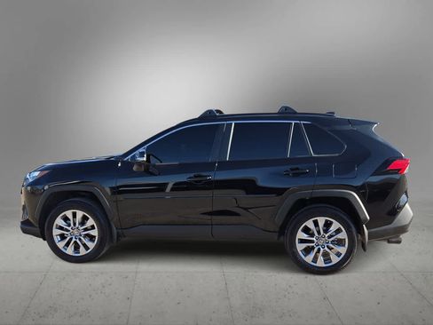 Used 2025 Toyota RAV4 XLE Premium FWD image 5