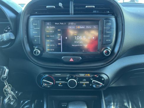 Used 2022 Kia Soul LX w/ Technology Package image 17