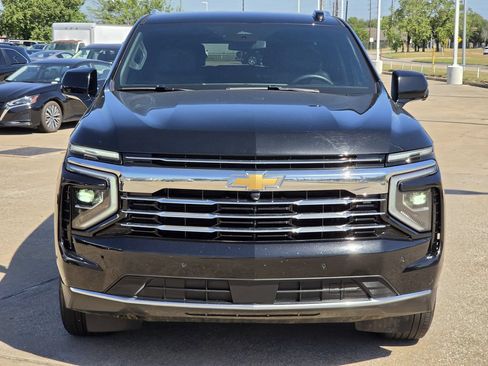 Used 2025 Chevrolet Tahoe LT RWD image 3