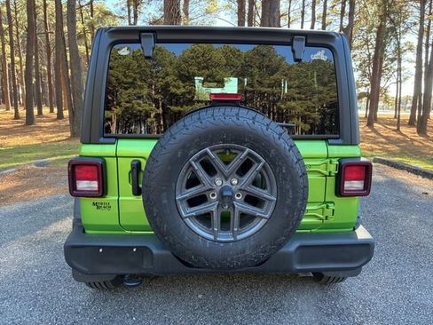 Used 2025 Jeep Wrangler Sport S image 4