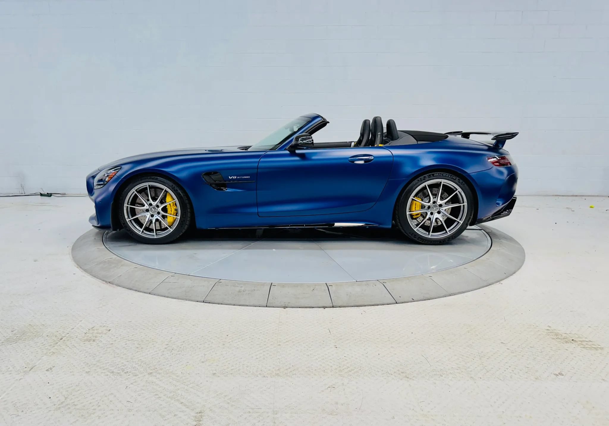 Used 2020 Mercedes-Benz AMG GT R image 1