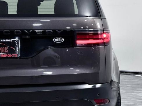 Used 2022 Land Rover Discovery S AWD/4WD image 14