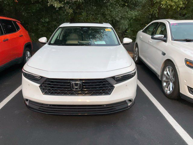 Used 2024 Honda Accord Touring image 12