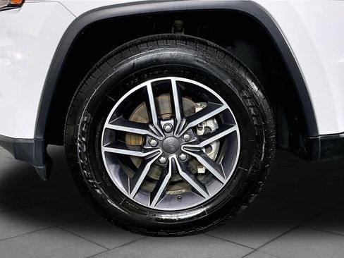Used 2019 Jeep Grand Cherokee Limited AWD/4WD image 11