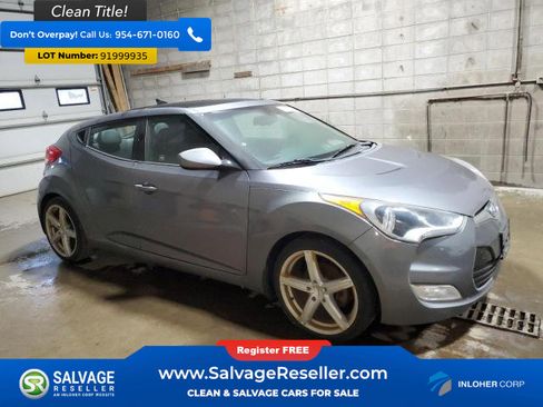 Used 2013 Hyundai Veloster w/ Style Pkg image 5