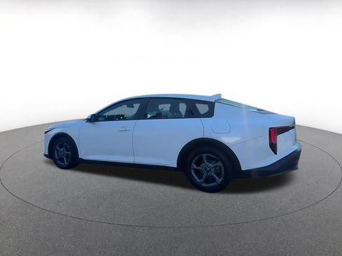 Used 2025 Kia K4 FWD image 9