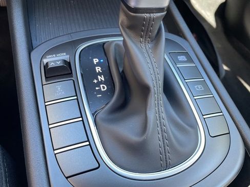 Used 2025 Hyundai Kona SE image 22