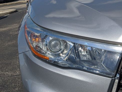 Used 2015 Toyota Highlander XLE image 8