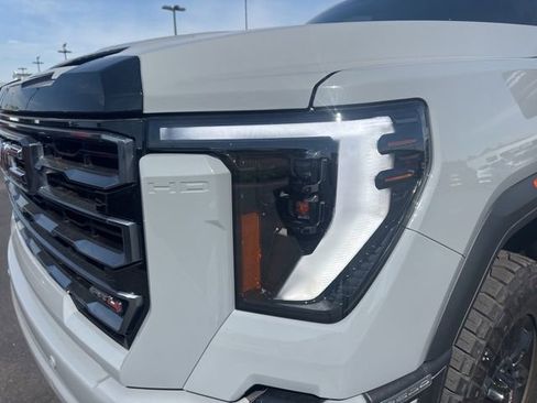 Used 2024 GMC Sierra 2500 AT4 w/ AT4 Premium Plus Package AWD/4WD image 22